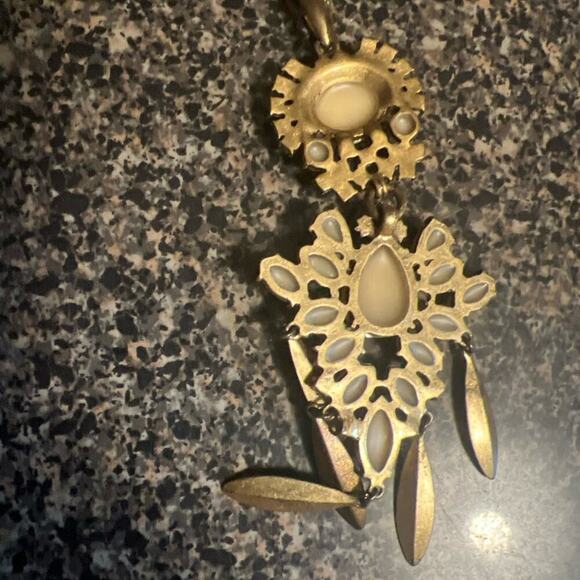 Retired Stella & Dot Gold Tone Mallorca Chandelier Pendant Necklace White Long - Picture 7 of 10